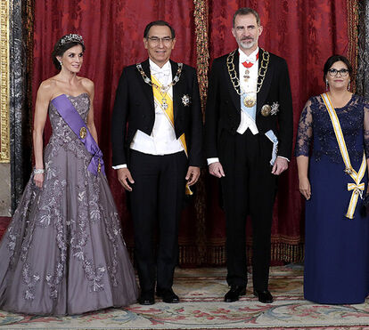 Letizia brilha com vestido de princesa em receção ao presidente do Peru