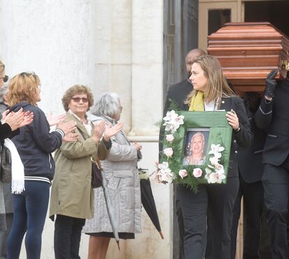 Como aos artistas, palmas no último adeus a Jó Caneças