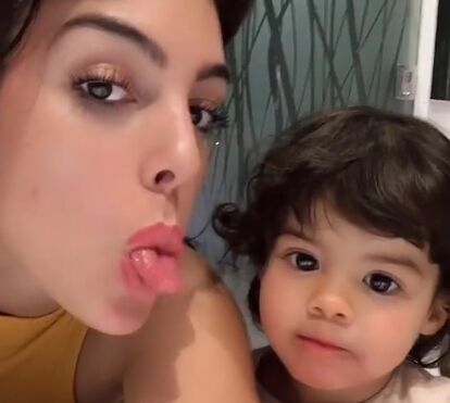 'Chica caliente'! Georgina Rodríguez mostra-se no banho
