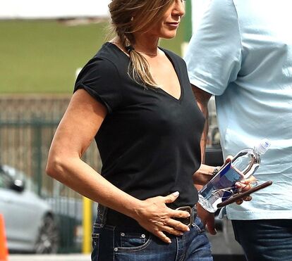 Grande marota : Jennifer Aniston volta a ser apanhada sem soutien
