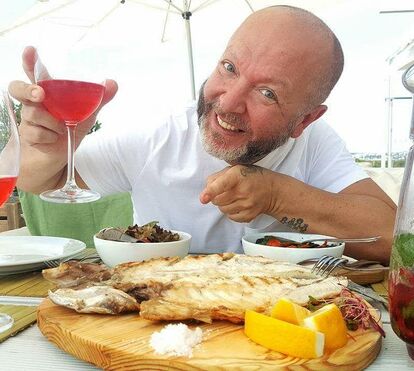 Debaixo de grave depressão, cabeleireiro Eduardo Beauté acusa: 'Há famosos que me devem milhares de euros'
