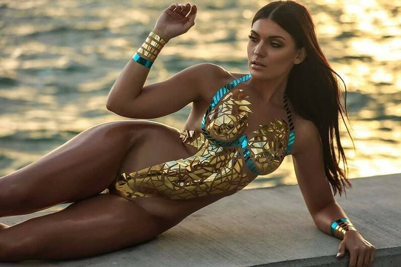 Black Tape Project, designs de fita adesiva