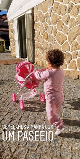 Rita Rugeroni e Pedro Ribeiro mostram festa de aniversário da filha de 2 anos