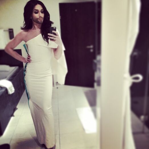 Reconhece este cantor famoso? 