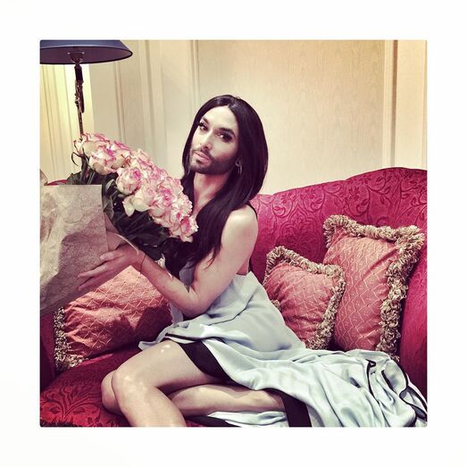 Reconhece este cantor famoso? 