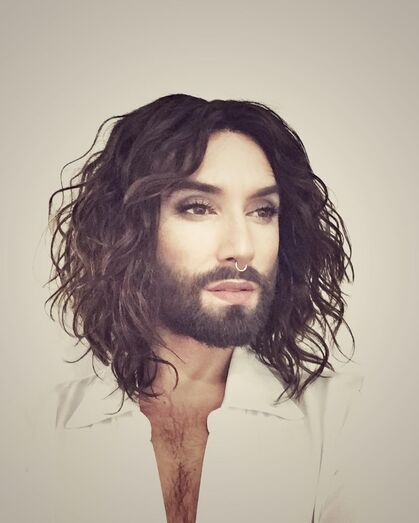 Reconhece este cantor famoso? 