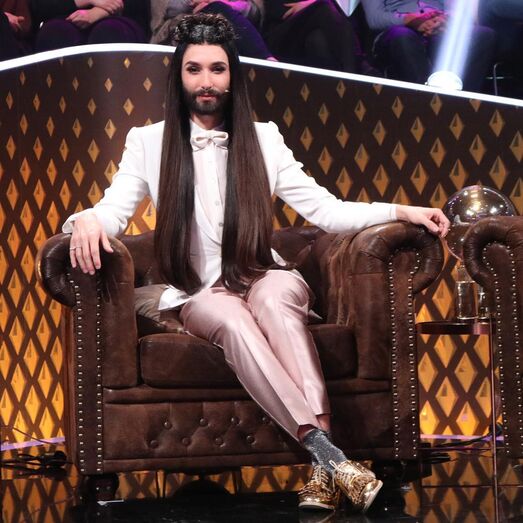 Reconhece este cantor famoso? 