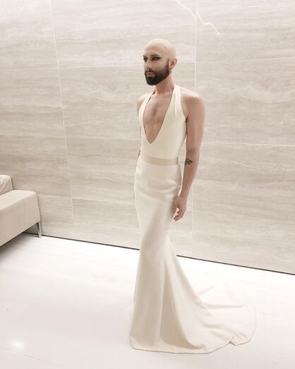 Reconhece este cantor famoso? 