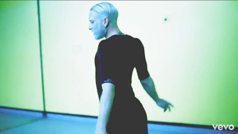 Reconhece este cantor famoso? 