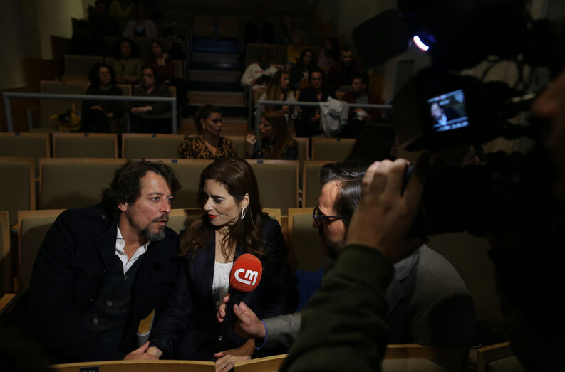 Um dia antes da estreia o elenco da novela 'Alguém Perdeu' junta-se para assistir ao primeiro episódio: Adoraram!