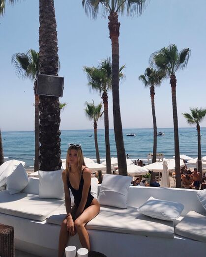 Veja como as filhas gémeas de Julio Iglesias cresceram