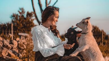 Atriz Helena Costa tem um verdadeiro Zoo em casa