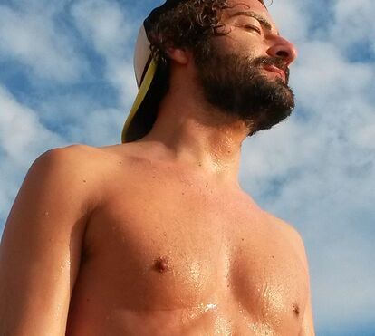 Só quer saber do 'Big Brother'. Cláudio Ramos recusa comentar separação do namorado 