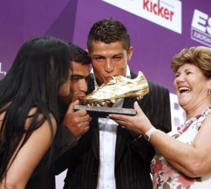 Mesmo longe, Dolores Aveiro recebe 'miminho' de Cristiano Ronaldo