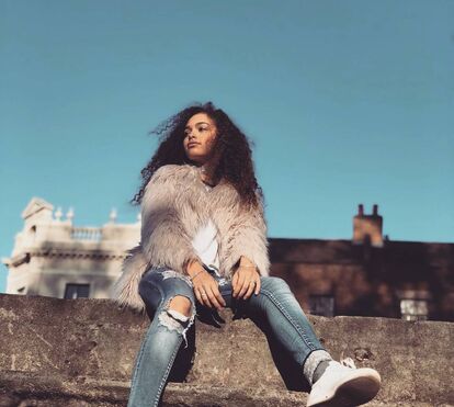 Morreu aos 16 anos atriz Mya-Lecia Naylor