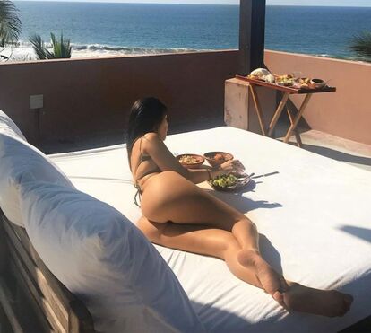40 anos de fotos sexy e atrevidas. Kourtney Kardashian já é 'quarentona'