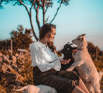 Atriz Helena Costa tem um verdadeiro Zoo em casa