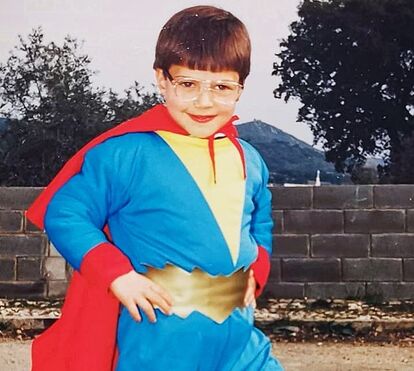 Pergunta para 'queijinho': Sabe quem é este famoso? A namorada também é conhecida... 