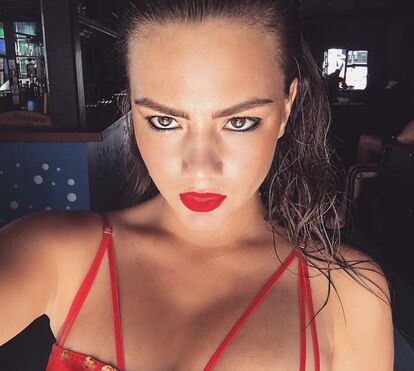 A sensual Polina Glen é a nova namorada de Johnny Depp