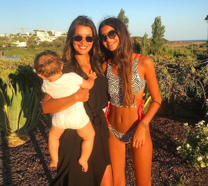 Filha de Maria Cerqueira Gomes diverte-se em noite lisboeta 
