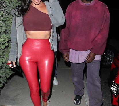 Como é que Kim Kardashian conseguiu vestir estas calças?