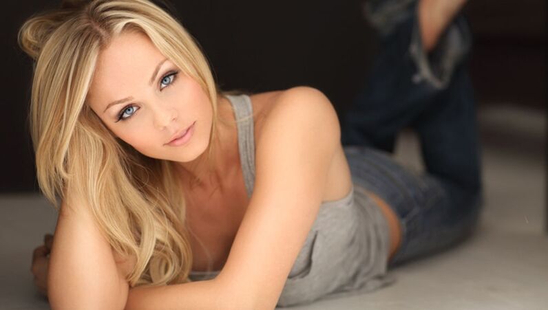 37. Laura Vandervoort