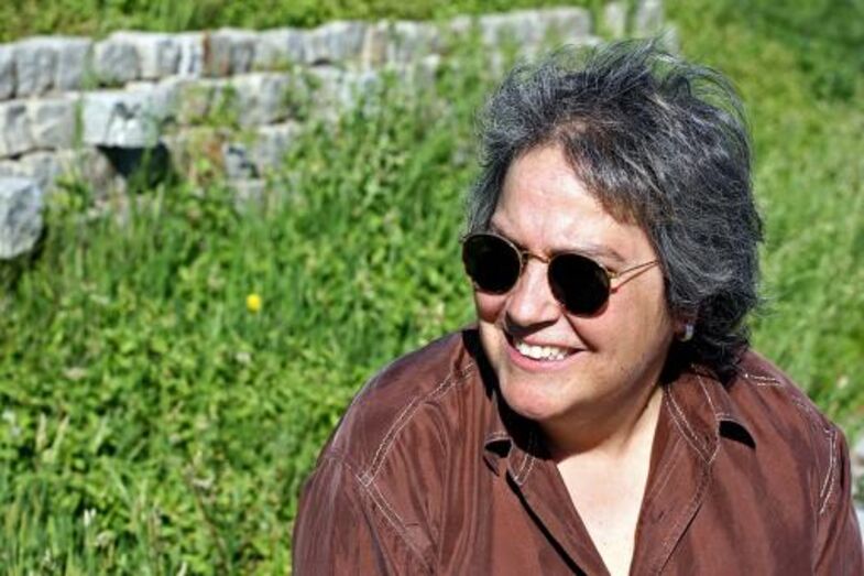 Cantora Dina