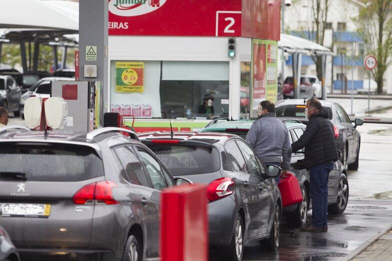 Greve camionistas, crise combustíveis, abastecer, posto de abastecimento, gasolina, gasóleo 