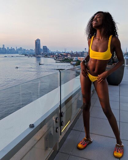 Leomie Anderson, Victoria's Secret