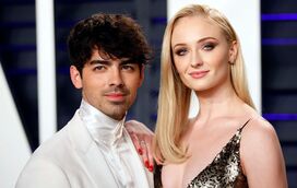 E o padre foi Elvis Presley: Estrela de 'Guerra dos Tronos' casou-se em Las Vegas