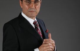 Almeno Gonçalves atira-se a candidato do PS e fala "em idiotas da política"