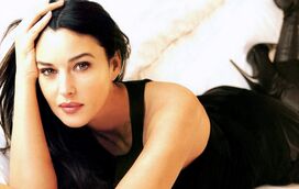 Que assombro! A filha de Monica Bellucci é uma cópia da mãe e já é o rosto de uma marca de luxo