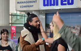 Veja como foi a recepção de Conan Osiris no Aeroporto de Lisboa