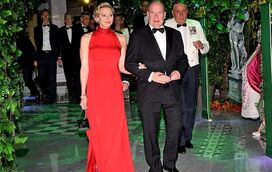 'Lady in Red': Charlene arrasa de vermelho na gala Grand Prix