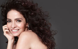 Cláudia Ohana em topless! "Mulher com 50 anos também é bonita e gostosa"