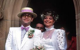 Recorde o casamento que chocou o mundo: quando Elton John casou... com uma mulher!