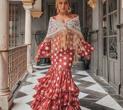 Famosas espanholas vestem-se de sevilhanas