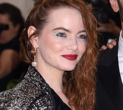 Arrebatadora! Emma Stone surpreende público no papel de Cruella de Vil