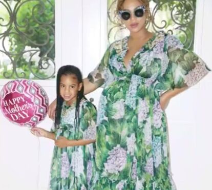 Tal mãe, tal filha! Veja as mini-celebridades que já fazem sucesso pelo mundo 