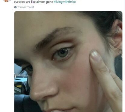 Que sofrimento! A viver momento dramático, Sara Sampaio arranca à bruta as sobrancelhas