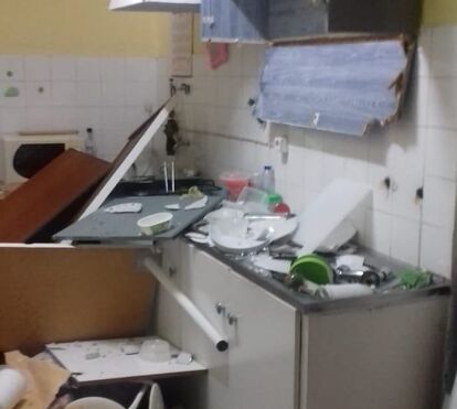 Mãe e irmã de Sofia Ribeiro deixam casa com rasto de destruição