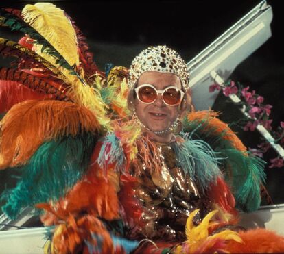 Elton John lança fundo de 1 milhão de euros para pessoas com SIDA que apanharam covid-19