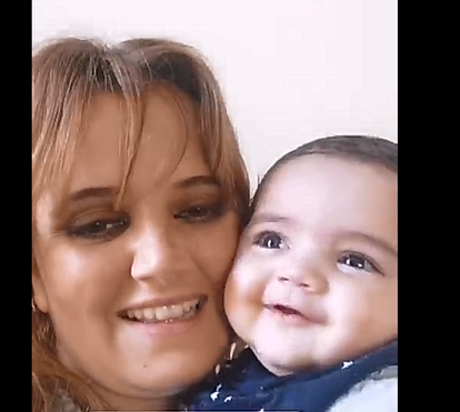 Amoroso! Carolina Deslandes canta 'música da tia' ao bebé Guilherme