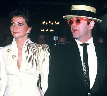 Recorde o casamento que chocou o mundo: quando Elton John casou... com uma mulher!