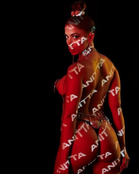 Anitta, albúm Kisses 