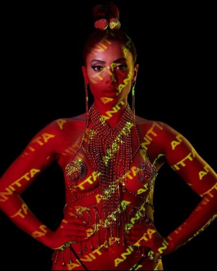 Anitta, albúm Kisses 