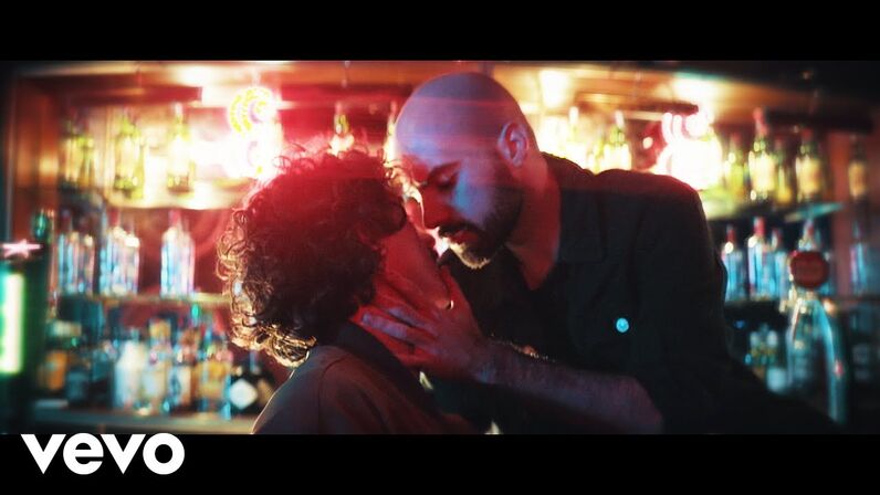 Imagens do Videoclip "Dois a perder".