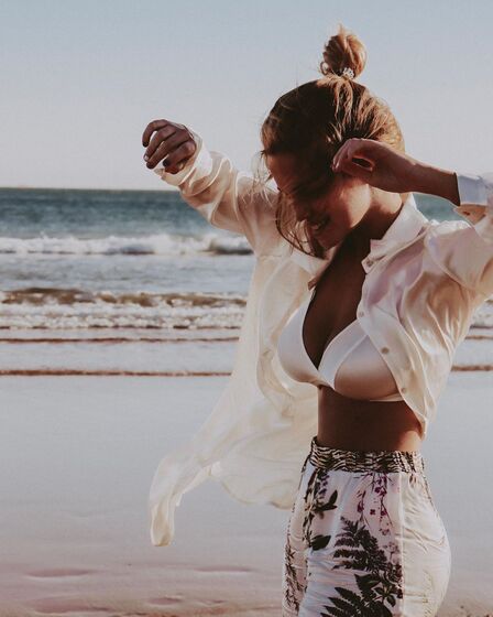 Júlia Palha arrasadora na praia. 