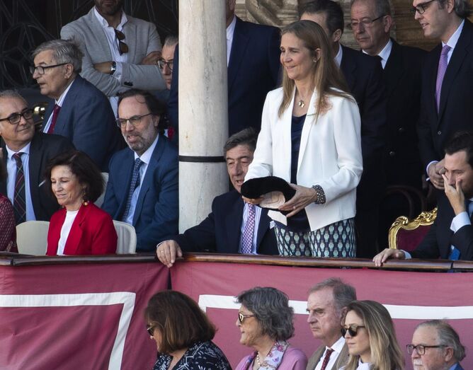 Infanta Elena na Real Maestranza, Sevilha