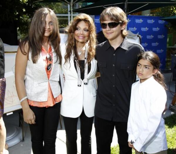 Filhos de Michael Jackson, Prince, Blanket, Paris
